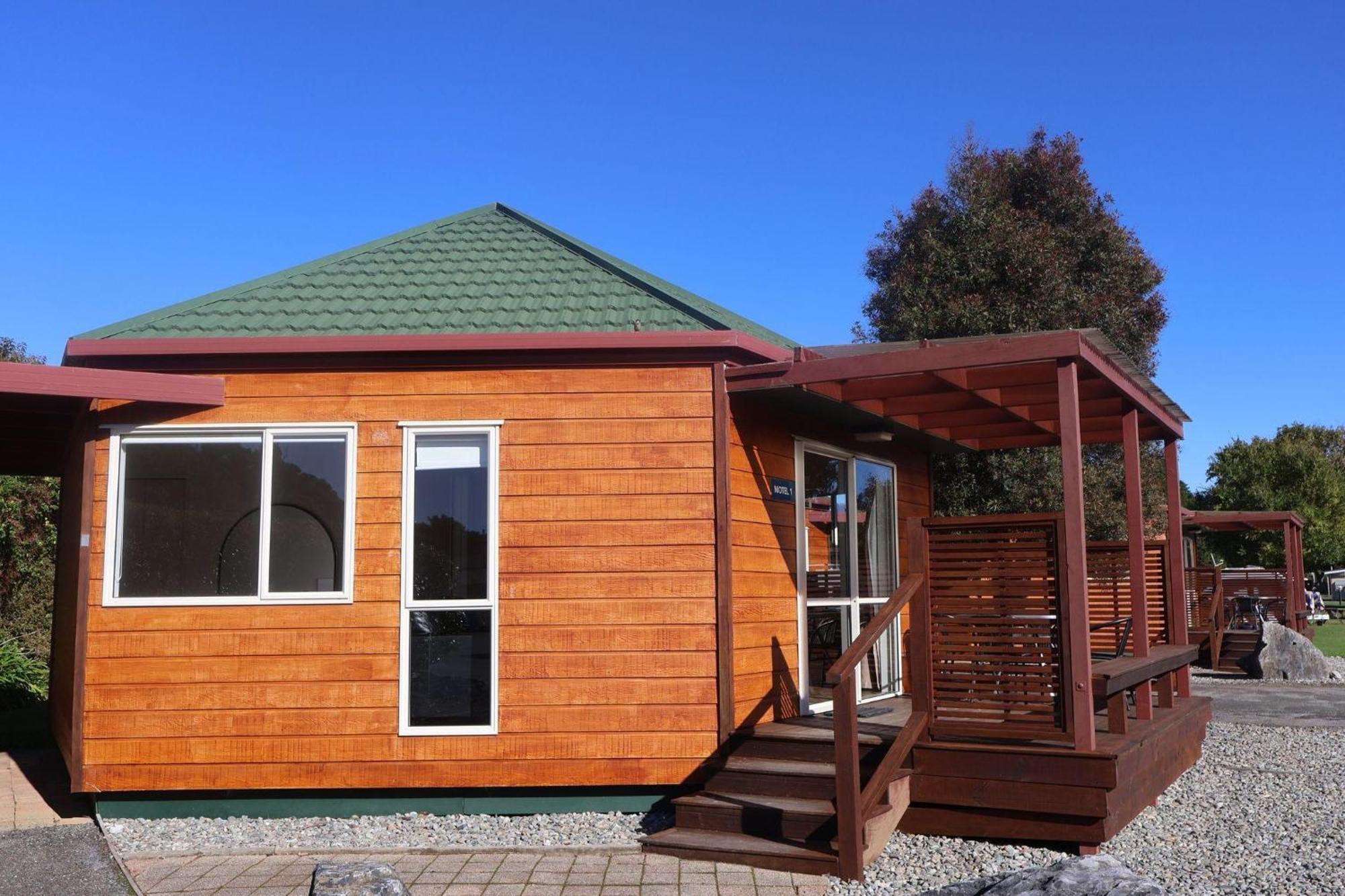 Pohara Beach Top 10 Holiday Park Exterior photo