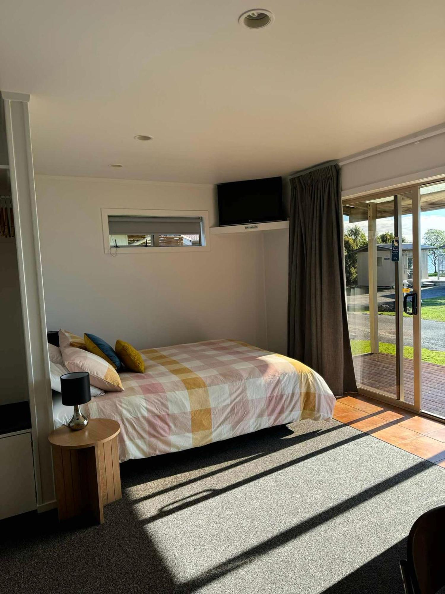 Pohara Beach Top 10 Holiday Park Exterior photo