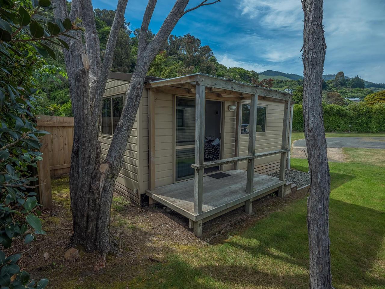 Pohara Beach Top 10 Holiday Park Exterior photo